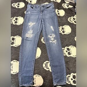 American Eagle Trendy Distressed Jeans size 8